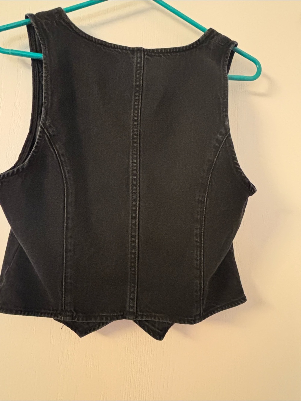 Denim Forum Black Button-Front Denim Vest Crop Top - Picture 2 of 3